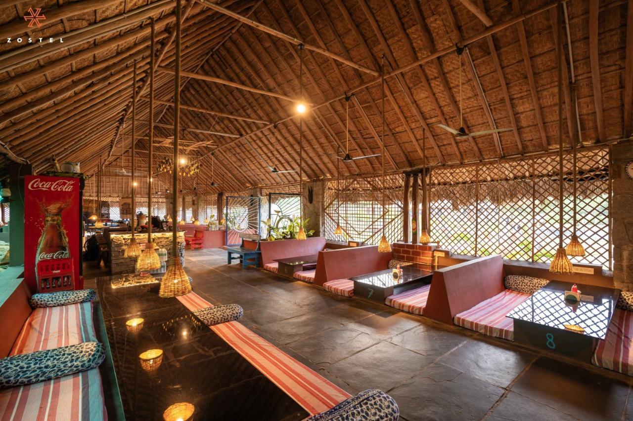Zostel Hampi Hostel Buitenkant foto