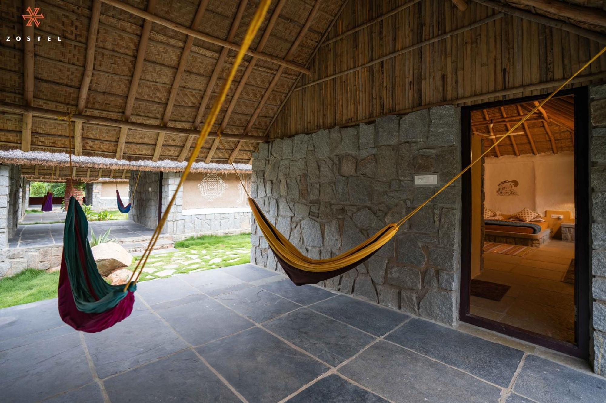 Zostel Hampi Hostel Buitenkant foto
