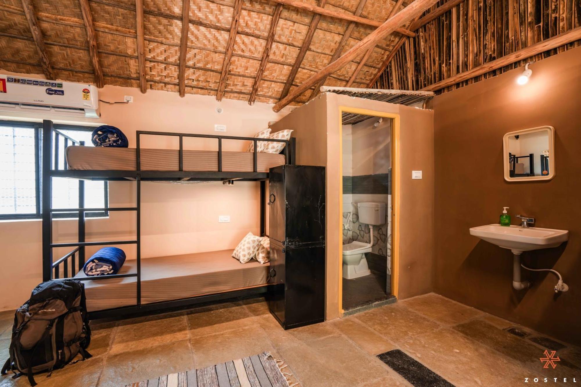 Zostel Hampi Hostel Buitenkant foto